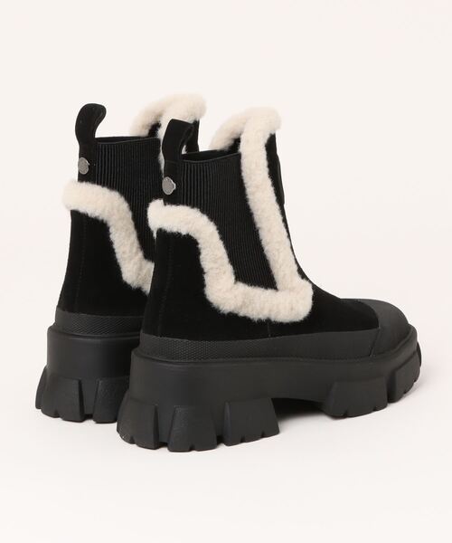 STEVE MADDEN（スティーブマデン）の「スエードチェルシーブーツ/S.MADDEN TOWNSHIP-UA（ブーツ・レディース・ブラック/サンドベージュ・23.0cm/23.5cm/23.5-24/24.0cm/24.5cm/22.5cm）」の3枚目の写真