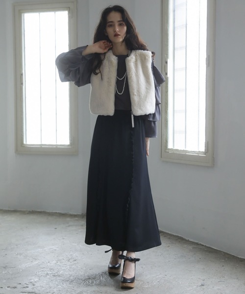 ESCAR(エスカー)の「■ESCAR フリルスリーブプルオーバー(Tシャツ/カットソー・レディース・チャコールグレー/ブラック・FREE)」の21枚目の写真