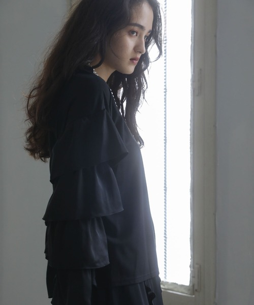 ESCAR(エスカー)の「■ESCAR フリルスリーブプルオーバー(Tシャツ/カットソー・レディース・チャコールグレー/ブラック・FREE)」の10枚目の写真