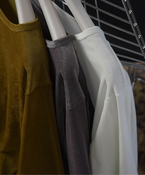 lawgy(ラウジー)の「round neck sheer velvet like tops / ラウンドネックシアーベルベットライクトップス(Tシャツ/カットソー・レディース・グレー/ホワイト/マスタード・FREE)」の4枚目の写真