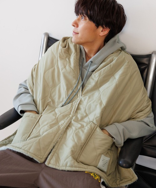 LAKOLE（ラコレ）の「羽織りブランケット / 145703（ブランケット・レディース・チャコール/カーキ/グレー・FREE）」の3枚目の写真