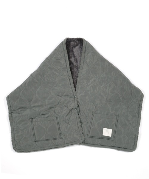 LAKOLE（ラコレ）の「羽織りブランケット / 145703（ブランケット・レディース・チャコール/カーキ/グレー・FREE）」の4枚目の写真