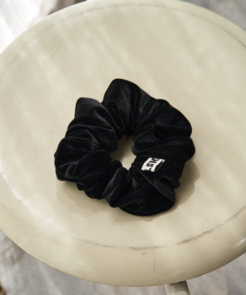 Kastane（カスタネ）の「*ベロアシュシュ（シュシュ・レディース・ブラック/カーキ/ベージュ・FREE）」の6枚目の写真