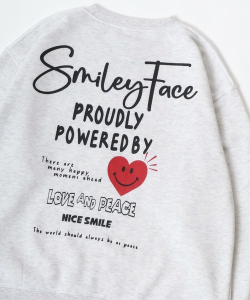 SMILEY FACE(スマイリーフェイス)の「SMILEY FACE/スマイリーフェイス 裏起毛 ワンポイント刺繍 袖 バックプリント オーバーサイズ スウェット レディース メンズ トレーナー(スウェット・レディース・ブラック/グレー系その他/ブラック系その他2/アッシュグレー/ブラック系その他/ブラック系その他3/ホワイト/ホワイト系その他/ネイビー/グレー系その他2/グレー系その他3/スミクロ・M/LL/L)」の13枚目の写真