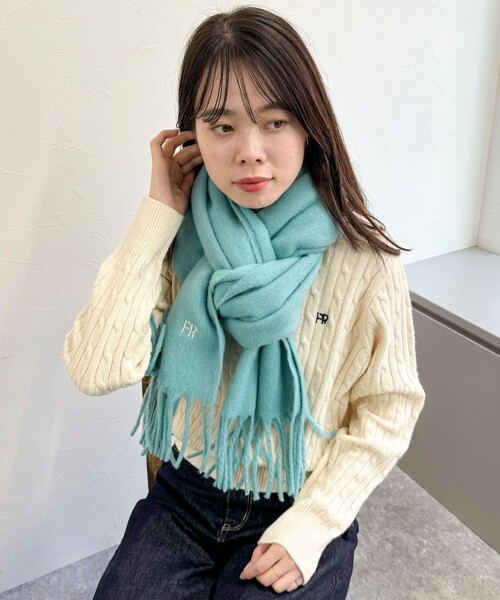 fredy emue（フレディエミュ）の「FR刺繍ブークレ無地ストール（ストール/ショール・レディース・ベビーピンク/サックスブルー/ブラック/キナリ・FREE）」の3枚目の写真
