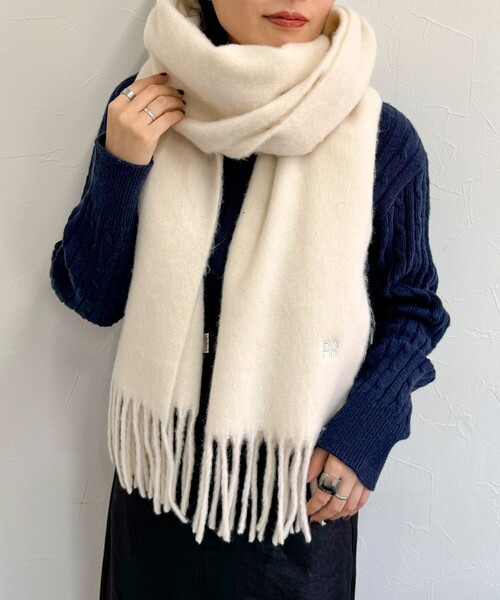 fredy emue（フレディエミュ）の「FR刺繍ブークレ無地ストール（ストール/ショール・レディース・ベビーピンク/サックスブルー/ブラック/キナリ・FREE）」の22枚目の写真