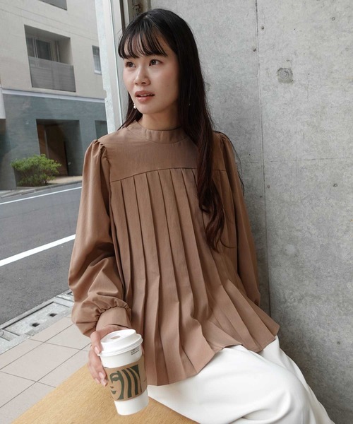 CORNERS（コーナーズ）の「プリーツチュニックブラウス（シャツ/ブラウス・レディース・ブラック/ネイビー/ベージュ・M）」の3枚目の写真