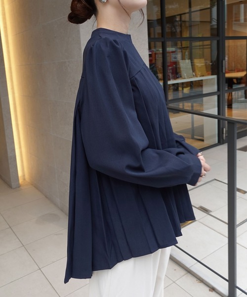 CORNERS（コーナーズ）の「プリーツチュニックブラウス（シャツ/ブラウス・レディース・ブラック/ネイビー/ベージュ・M）」の6枚目の写真