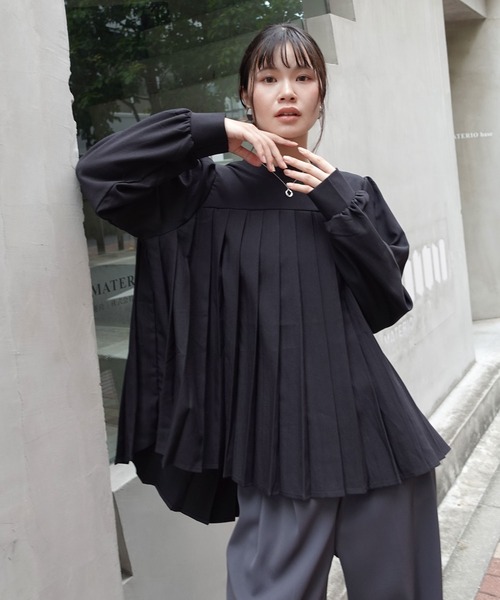 CORNERS（コーナーズ）の「プリーツチュニックブラウス（シャツ/ブラウス・レディース・ブラック/ネイビー/ベージュ・M）」の8枚目の写真