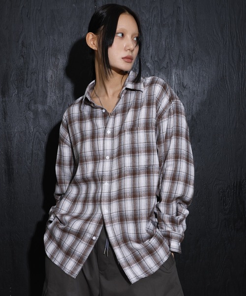 FOLLOWIN（フォロウィン）の「[UNISEX][一枚でもorレイヤード][カップルコーデもおすすめ]ベーシックオーバーフィットチェックシャツ（シャツ/ブラウス・レディース・ブラウン/ブラック・FREE）」の19枚目の写真