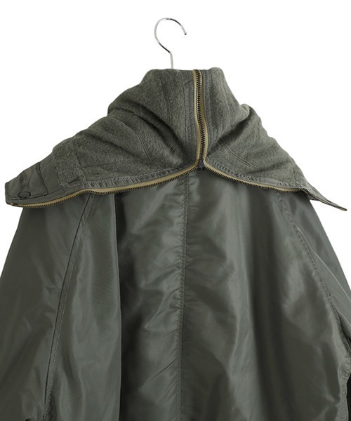 marka（マーカ）の「marka / マーカ：N-2B - nylon twill -：M24C-18BL01C[COR]（ミリタリージャケット・メンズ・グリーン系その他/ブラック・2/1/3）」の4枚目の写真