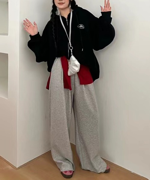 Chiina(チーナ)の「Chiina/シンプル ロゴ フルジップパーカー(パーカー・レディース・ダークグレー/ブラウン/ブラック/レッド/グレー・FREE)」の7枚目の写真