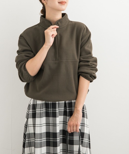 URBAN RESEARCH DOORS(アーバンリサーチドアーズ)の「『UR TECH』ピケフリースハーフジッププルオーバー(Tシャツ/カットソー・レディース・カーキ/アイボリー・MEDIUM)」の11枚目の写真