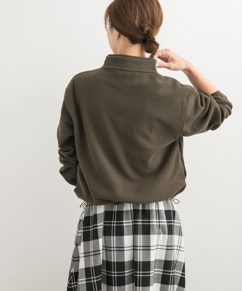 URBAN RESEARCH DOORS(アーバンリサーチドアーズ)の「『UR TECH』ピケフリースハーフジッププルオーバー(Tシャツ/カットソー・レディース・カーキ/アイボリー・MEDIUM)」の15枚目の写真