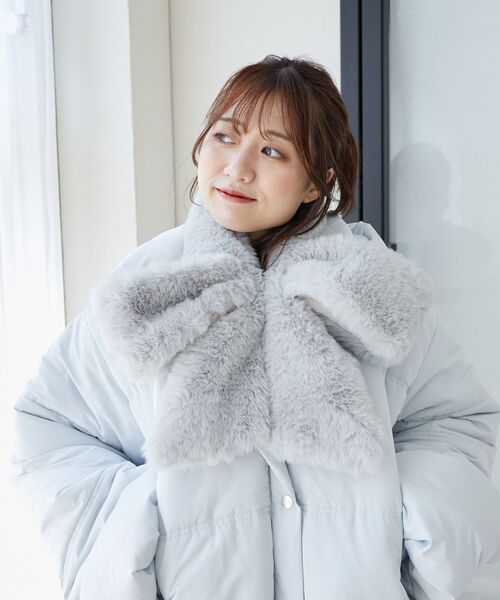 MAJESTIC LEGON（マジェスティックレゴン）の「リボンディティールティペット（マフラー・レディース・ライトグレー/チャコールグレー・FREE）」の4枚目の写真