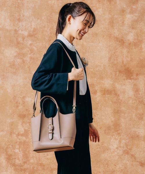 GLOBAL WORK（グローバルワーク）の「スペ軽バックル2WAYBAG/248209（ショルダーバッグ・レディース・アイボリー/ブラック/ベージュ/アイボリー系7・ONE SIZE）」の9枚目の写真