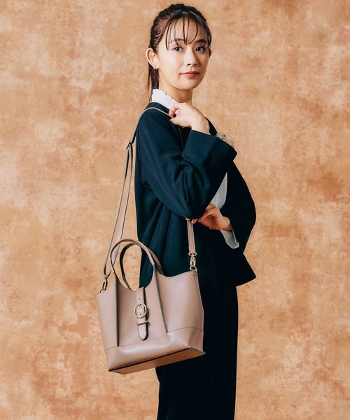スペイン発♪Bershka☆バックルディテール付きクロッグ セール】スペ軽バックル2WAYBAG/248209（ショルダーバッグ