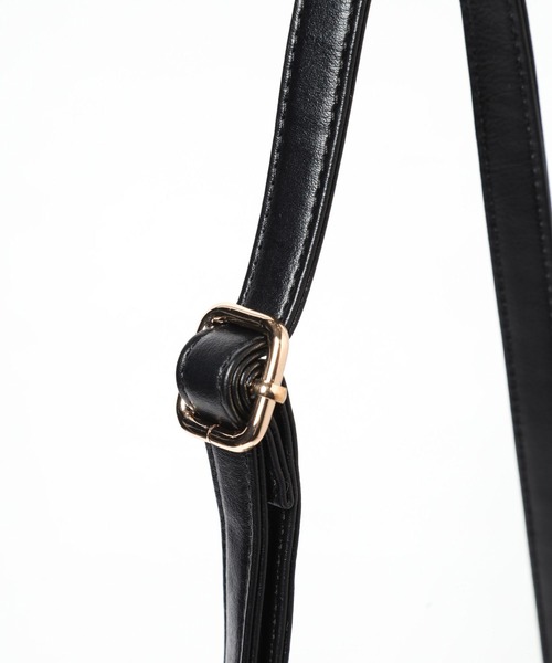 GLOBAL WORK（グローバルワーク）の「スペ軽バックル2WAYBAG/248209（ショルダーバッグ・レディース・アイボリー/ブラック/ベージュ/アイボリー系7・ONE SIZE）」の18枚目の写真