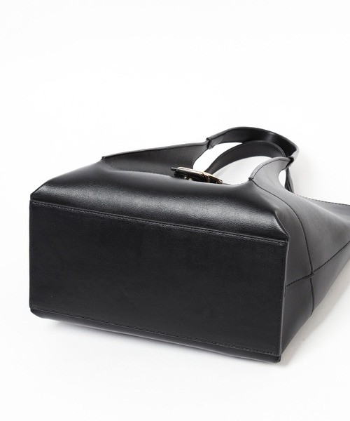 GLOBAL WORK（グローバルワーク）の「スペ軽バックル2WAYBAG/248209（ショルダーバッグ・レディース・アイボリー/ブラック/ベージュ/アイボリー系7・ONE SIZE）」の13枚目の写真