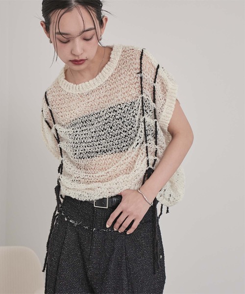 miette(ミエット)の「ドロストリボン透かし編みニットベスト(ニット/セーター・レディース・ブラック/アイボリー/グレー・FREE)」の5枚目の写真