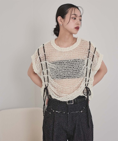 miette(ミエット)の「ドロストリボン透かし編みニットベスト(ニット/セーター・レディース・ブラック/アイボリー/グレー・FREE)」の9枚目の写真