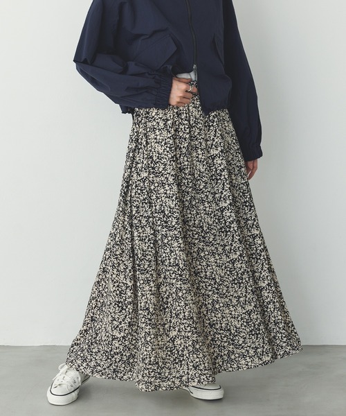 hunch(ハンチ)の「ジョーゼット総柄プリント フレアスカート(スカート・レディース・イエロー系その他/パープル系その他/ブラック系その他・FREE)」の1枚目の写真