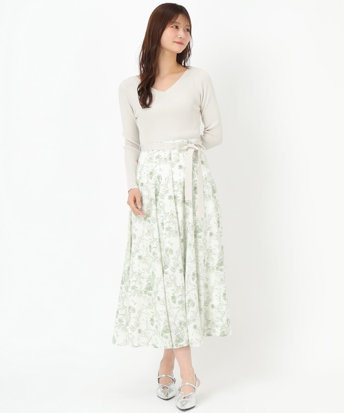 MISCH MASCH(ミッシュマッシュ)の「カシュクールフラワー柄ドッキングワンピース(ワンピース・レディース・グリーン/ホワイト×ブラック・フリ-)」の13枚目の写真