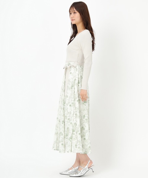 MISCH MASCH(ミッシュマッシュ)の「カシュクールフラワー柄ドッキングワンピース(ワンピース・レディース・グリーン/ホワイト×ブラック・フリ-)」の18枚目の写真