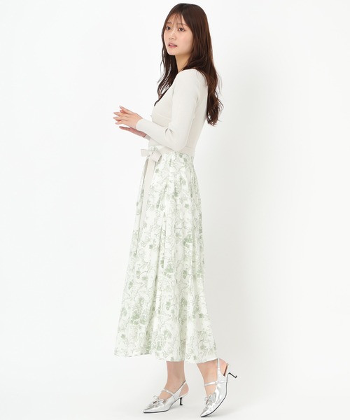MISCH MASCH(ミッシュマッシュ)の「カシュクールフラワー柄ドッキングワンピース(ワンピース・レディース・グリーン/ホワイト×ブラック・フリ-)」の10枚目の写真