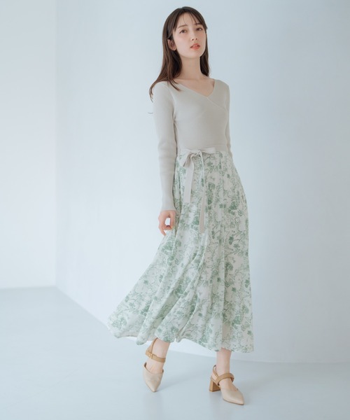 MISCH MASCH(ミッシュマッシュ)の「カシュクールフラワー柄ドッキングワンピース(ワンピース・レディース・グリーン/ホワイト×ブラック・フリ-)」の4枚目の写真