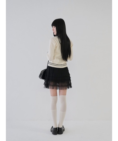 Uenui(ウニュイ)の「【 cunii 】Vネックニット バイカラー ケーブルニット スクールルック キャンパスルック(ニット/セーター・レディース・アイボリー/ブラック/レッド/ブルー/グレー・FREE)」の9枚目の写真