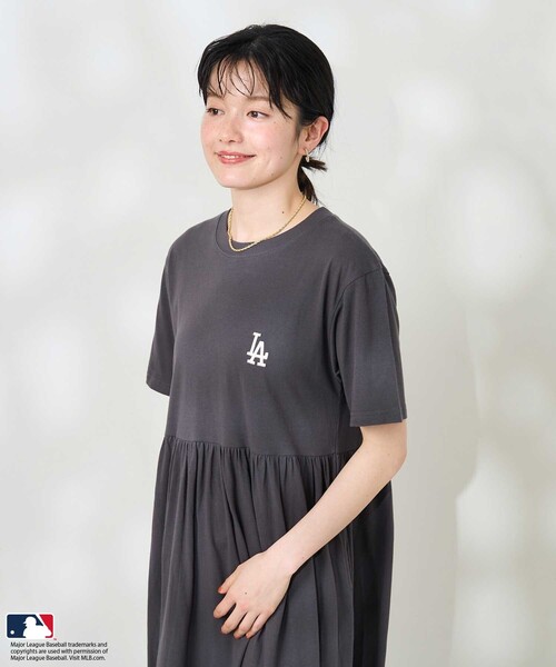 BARNY NEWYORK ダークグレー 半袖ワンピース セール】MLB 切替 Tシャツワンピース（ワンピース）｜FREAK'S