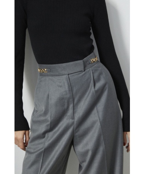 Estella.K(エステラケー)の「Ciara Semi-wide Pants ビットチェーン付きパンツ(スラックス・レディース・キャメル/ライトベージュ/ブラック/グレー・SMALL/MEDIUM)」の21枚目の写真