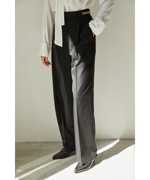 Estella.K(エステラケー)の「Ciara Semi-wide Pants ビットチェーン付きパンツ(スラックス・レディース・キャメル/ライトベージュ/ブラック/グレー・SMALL/MEDIUM)」の6枚目の写真