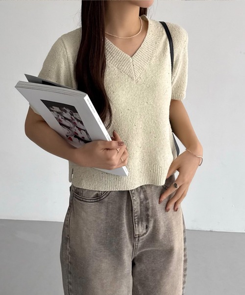 callautia(カラウティア)の「スパンコールVネックショート丈半袖ニット(ニット/セーター・レディース・ブラック系その他2/アイボリー/ブラック系その他・MEDIUM/LARGE)」の10枚目の写真