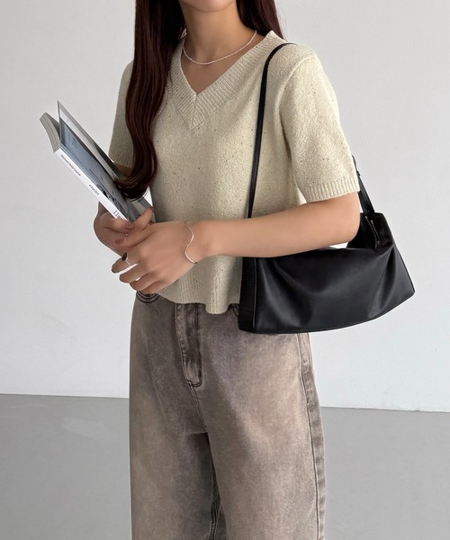 【最終値下げ】 CELINE ロゴ入り 半袖ニット ショート丈 CELINE(セリーヌ) 裾トリオンフ ロゴ刺繍 半袖Tシャツ 2X45C671Q