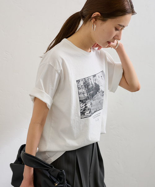 FRAMeWORK(フレームワーク)の「MikeOMeally PHOTO Tシャツ(Tシャツ/カットソー・レディース・ホワイト/ホワイト系その他・FREE)」の9枚目の写真