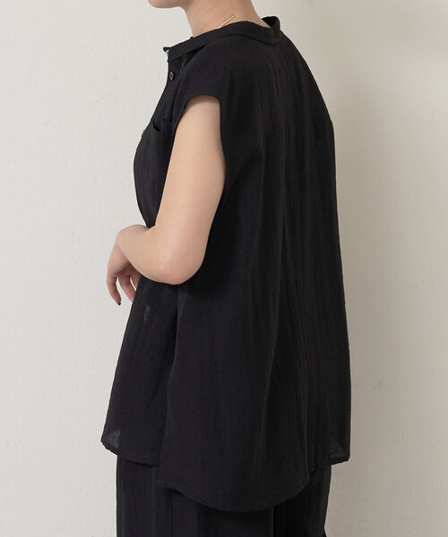 LIVETART（リヴェタート）の「スリットノースリーブシャツ（シャツ/ブラウス・レディース・キャメル/ブラック・FREE）」の7枚目の写真