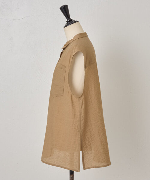 LIVETART（リヴェタート）の「スリットノースリーブシャツ（シャツ/ブラウス・レディース・キャメル/ブラック・FREE）」の21枚目の写真