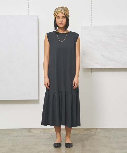J.PRESS YORK STREET(ジェイプレスヨークストリート)の「【WOMEN】フレアギャザー ワンピース(ワンピース・レディース・ブラック系/スカイブルー系/ネイビー系/ピーコックグリーン系・F)」の1枚目の写真