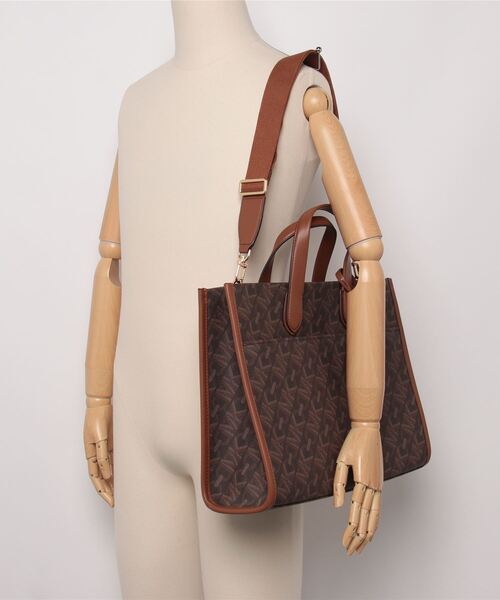 【新品】MICHAELKORS GIGI エンパイア シグネチャーロゴ トート 楽天市場】GIGI エンパイア シグネチャーロゴ ショッパートート クロス