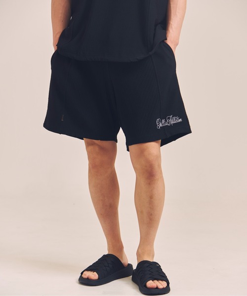 GALLIS ADDICTION(ガリスアディクション)の「GA 切替PLEATS-SHORTS(その他パンツ・メンズ・ホワイト/ブラック・M/L)」の2枚目の写真