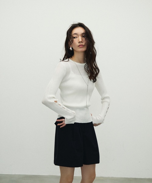 Lutim by u(ルチバイユー)の「Sheer Sleeve Hole Open Tops / シアースリーブホールオープントップス(ニット/セーター・レディース・ホワイト/ブラック/グレイッシュベージュ・FREE)」の22枚目の写真