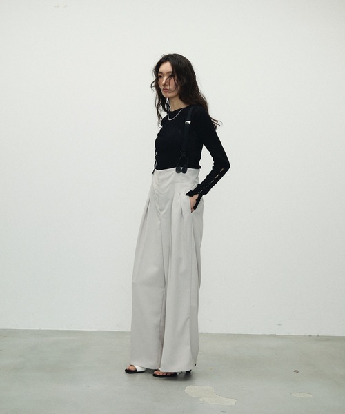 Lutim by u(ルチバイユー)の「Sheer Sleeve Hole Open Tops / シアースリーブホールオープントップス(ニット/セーター・レディース・ホワイト/ブラック/グレイッシュベージュ・FREE)」の12枚目の写真