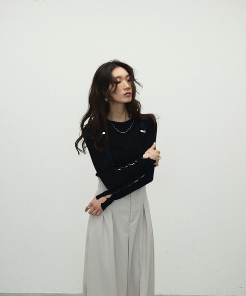 Lutim by u(ルチバイユー)の「Sheer Sleeve Hole Open Tops / シアースリーブホールオープントップス(ニット/セーター・レディース・ホワイト/ブラック/グレイッシュベージュ・FREE)」の8枚目の写真