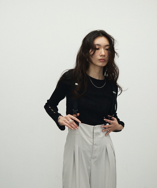 Lutim by u(ルチバイユー)の「Sheer Sleeve Hole Open Tops / シアースリーブホールオープントップス(ニット/セーター・レディース・ホワイト/ブラック/グレイッシュベージュ・FREE)」の7枚目の写真