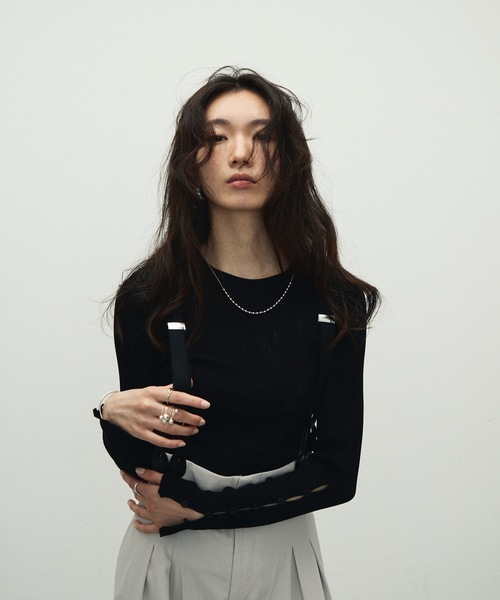 Lutim by u(ルチバイユー)の「Sheer Sleeve Hole Open Tops / シアースリーブホールオープントップス(ニット/セーター・レディース・ホワイト/ブラック/グレイッシュベージュ・FREE)」の16枚目の写真