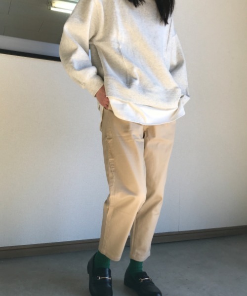 Belle Cie(ベルシー)の「ラインを拾わずすっきり見え テーパードチノパン 春コーデ(チノパンツ・レディース・アイボリー/ブラック/ベージュ/ホワイト・M/L/XL/S)」の4枚目の写真