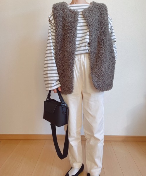 Belle Cie(ベルシー)の「ラインを拾わずすっきり見え テーパードチノパン 春コーデ(チノパンツ・レディース・アイボリー/ブラック/ベージュ/ホワイト・M/L/XL/S)」の11枚目の写真