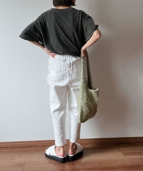 Belle Cie(ベルシー)の「ラインを拾わずすっきり見え テーパードチノパン 春コーデ(チノパンツ・レディース・アイボリー/ブラック/ベージュ/ホワイト・M/L/XL/S)」の17枚目の写真